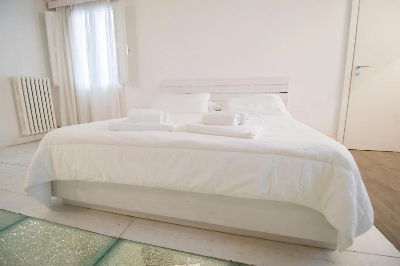 レッチェ カーサ バルメス Bed & Breakfast